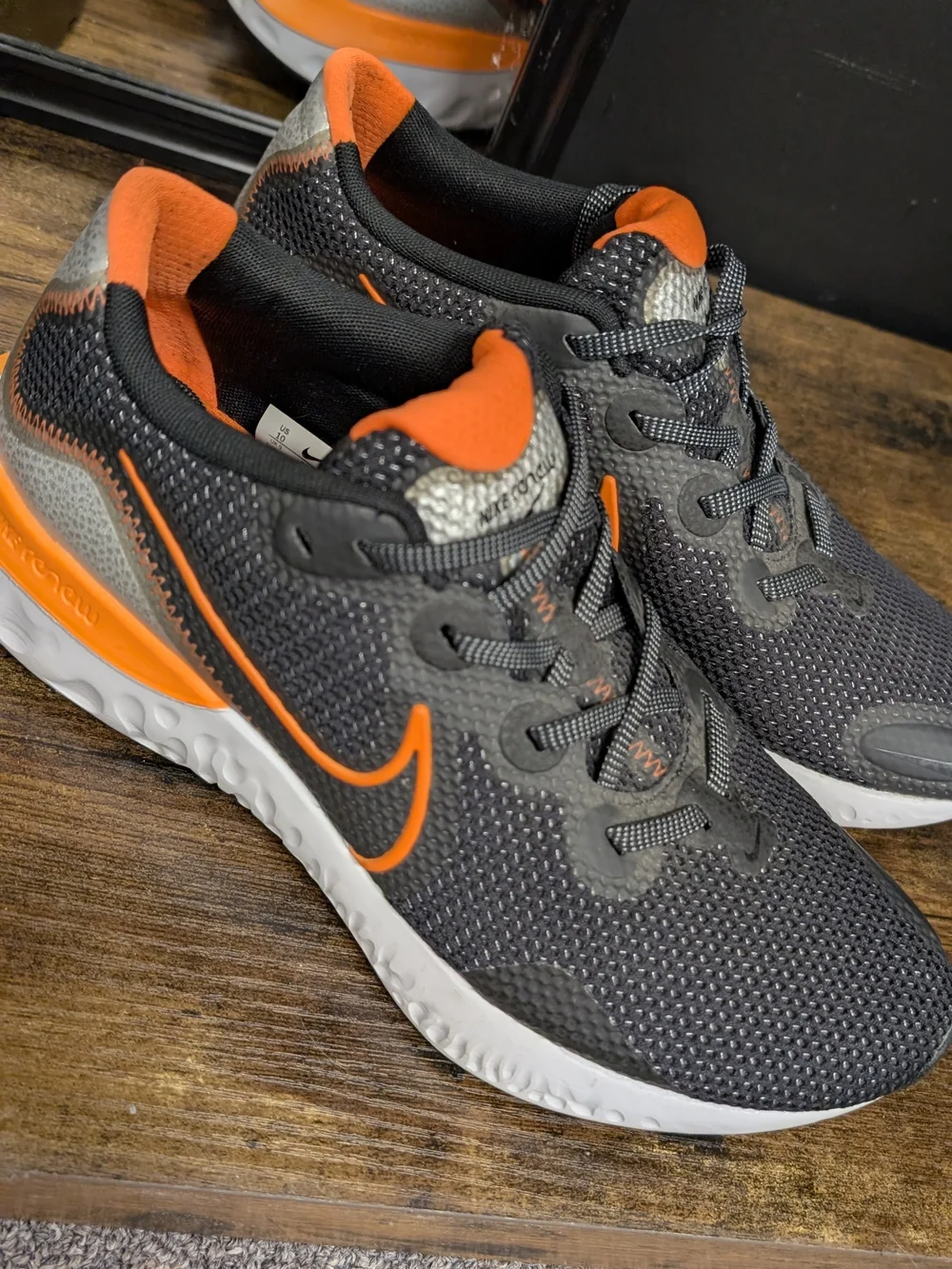 Nike Men's Black and Orange Athletic Running Shoes - Picture 2 of 11